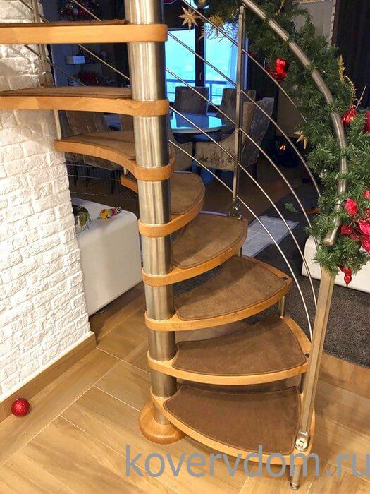 Ковровые накладки HIGHT-класс с укладкой на лестницу Ковровые накладки HIGHT-класс с укладкой на лестницу